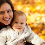 Nounou s'occupe de Bébé