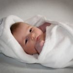 Photo de Bébé dans une sortie de bain